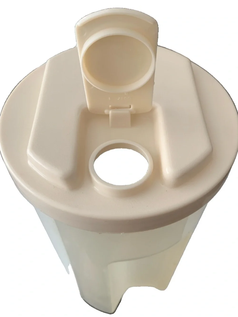 Vintage Rubbermaid 2 Quart Servin' Saver Container Pitcher Poring Screw Cap